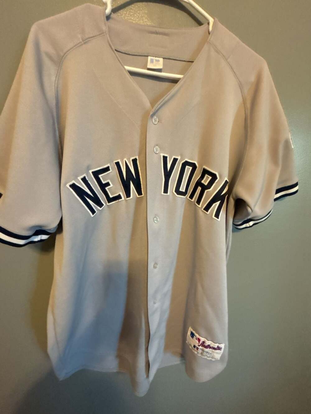 Vintage Russell Athletic New York Yankees MLB Gray Au… - Gem